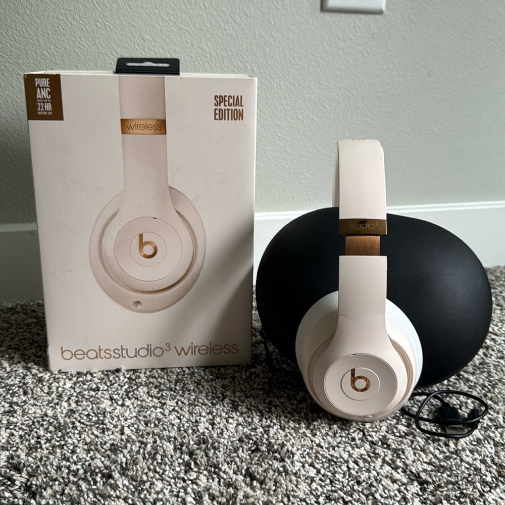 Beats Studio3 porcelain rose